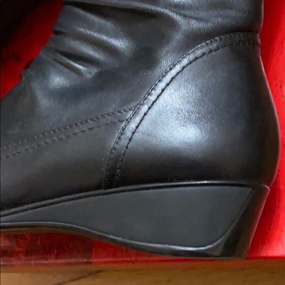 Black Leather boots - Picture 4 of 6